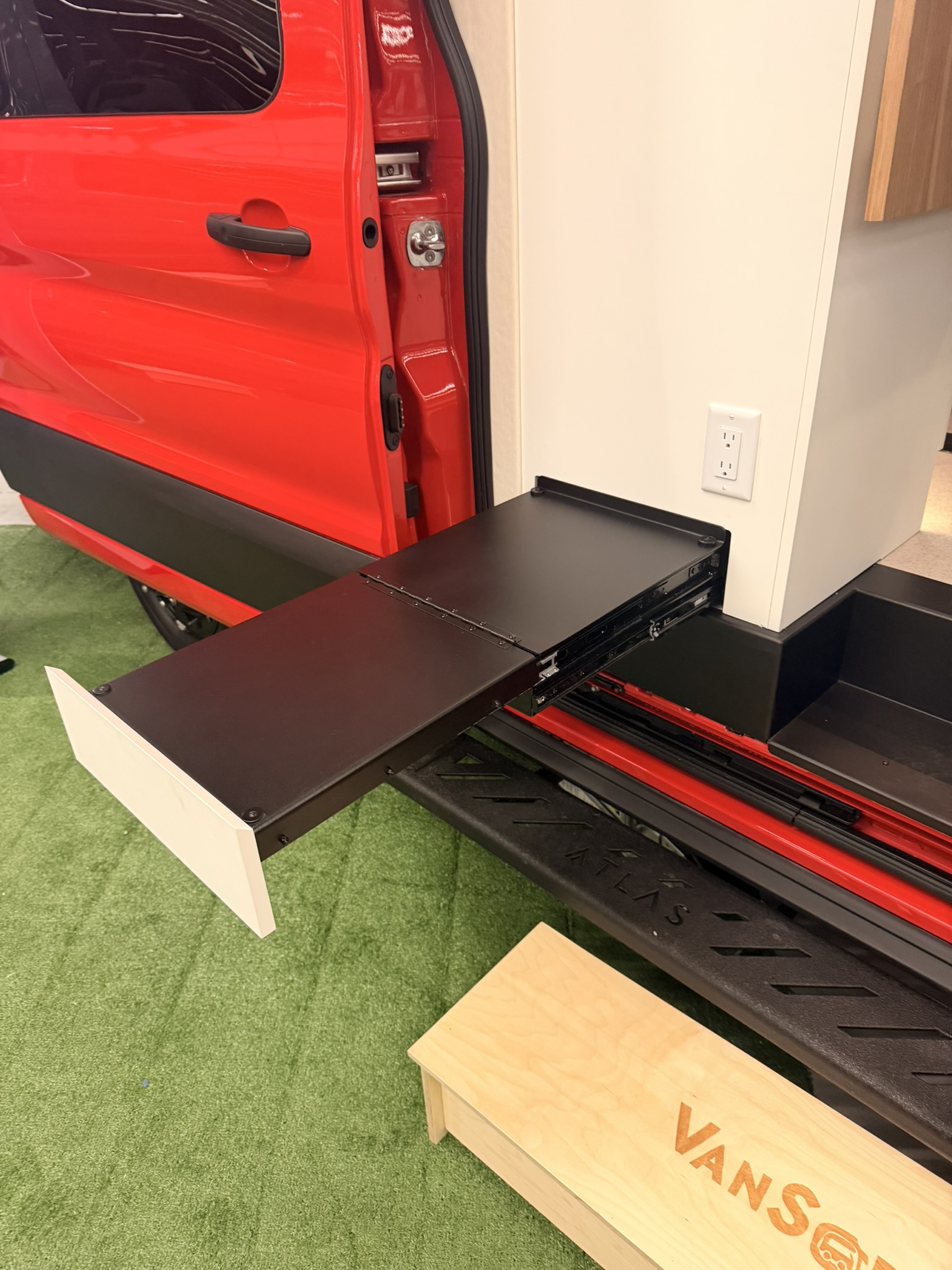 AEECA3F6-08A5-469D-BBB5-1700F888F553_1_102_o