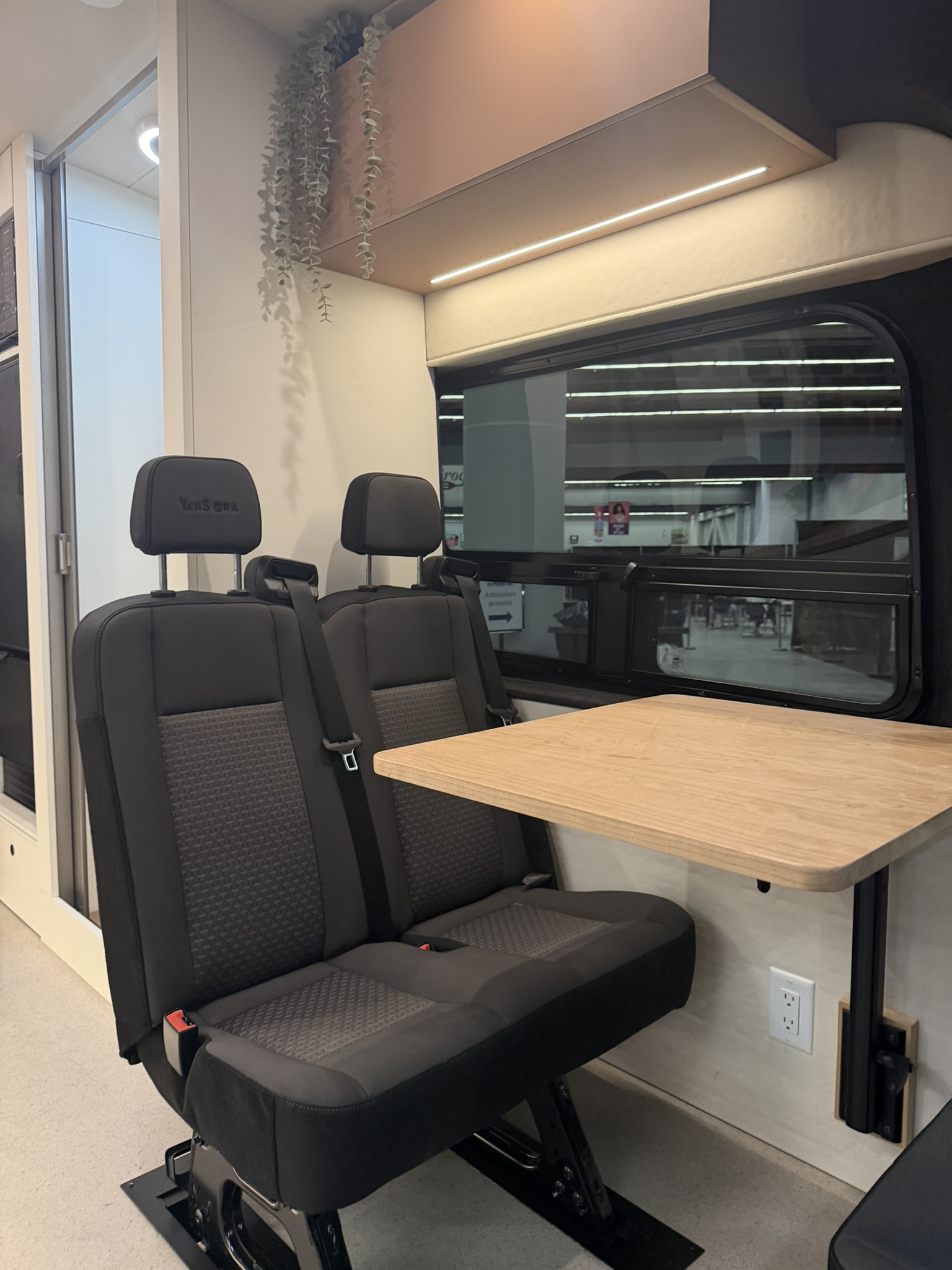 B4B7803D-C76A-4E49-9705-3EEA52FAA4FA_1_102_o